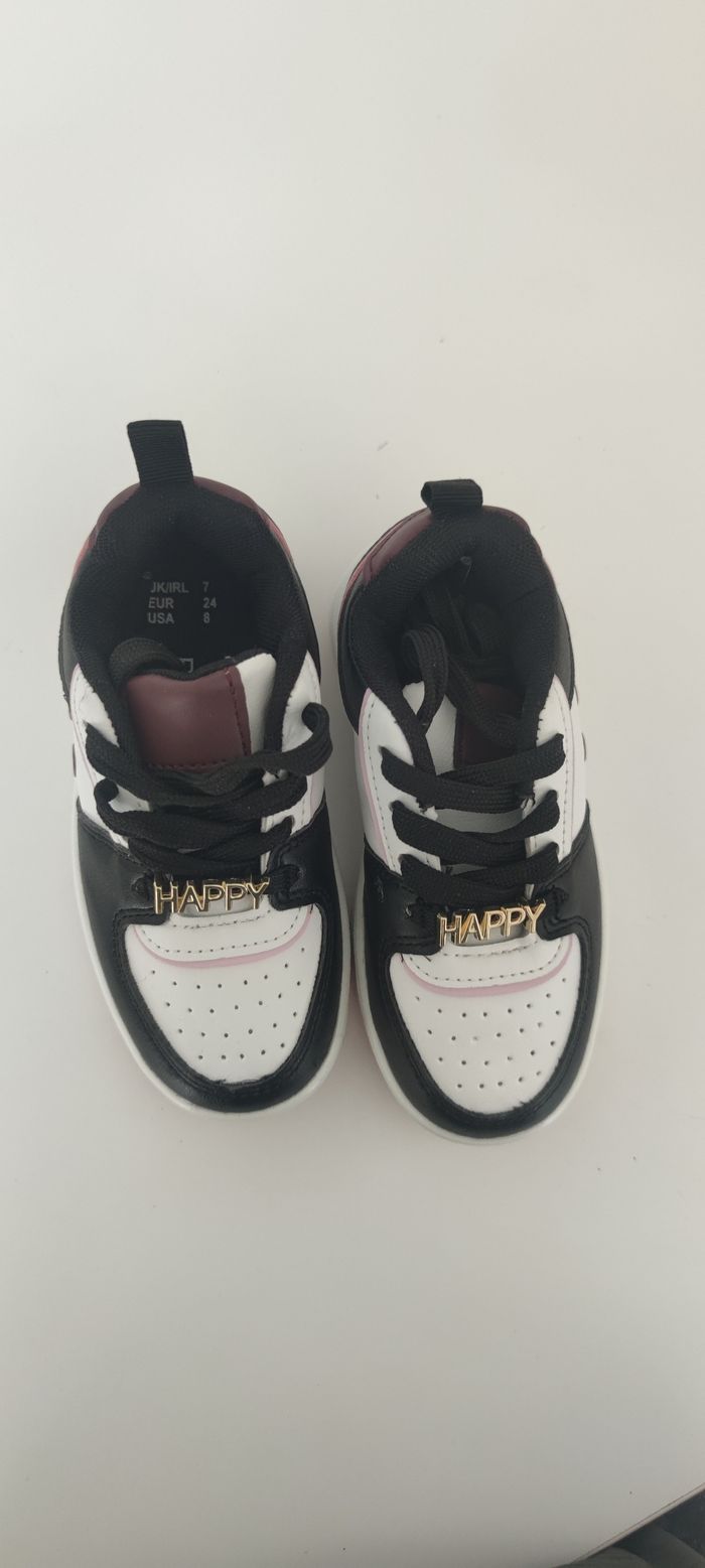 Chaussure neuve 
Taille 24 - photo numéro 5