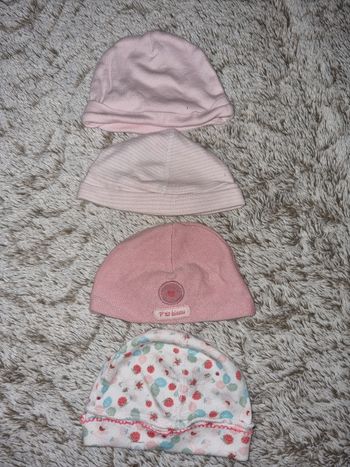Lot de 4 bonnets naissance