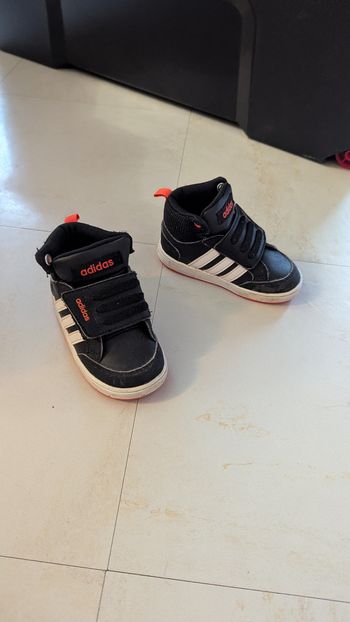 Basket adidas taille 20