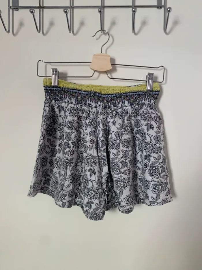 Short blanc à motifs fleurs Banana Moon taille M - photo numéro 6