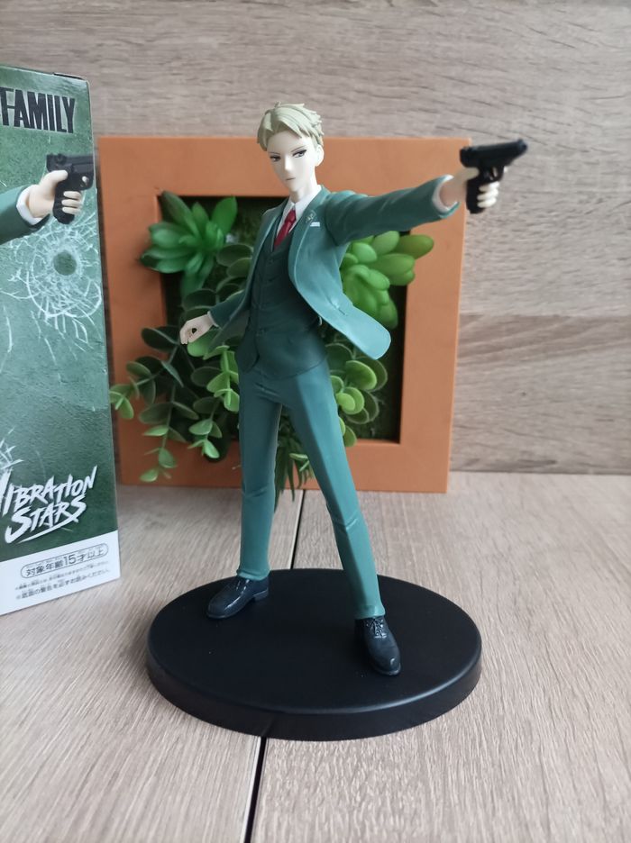 Figurine Loid Forger Spy Family banpresto vibration stars Bandai Namco