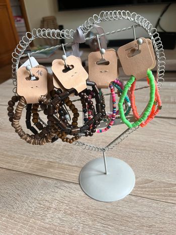 Bracelets neufs