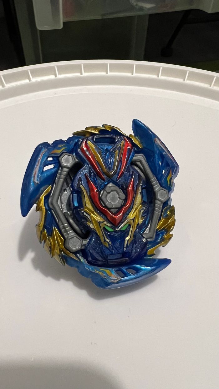 Beyblade Burst Lot complet - photo numéro 8