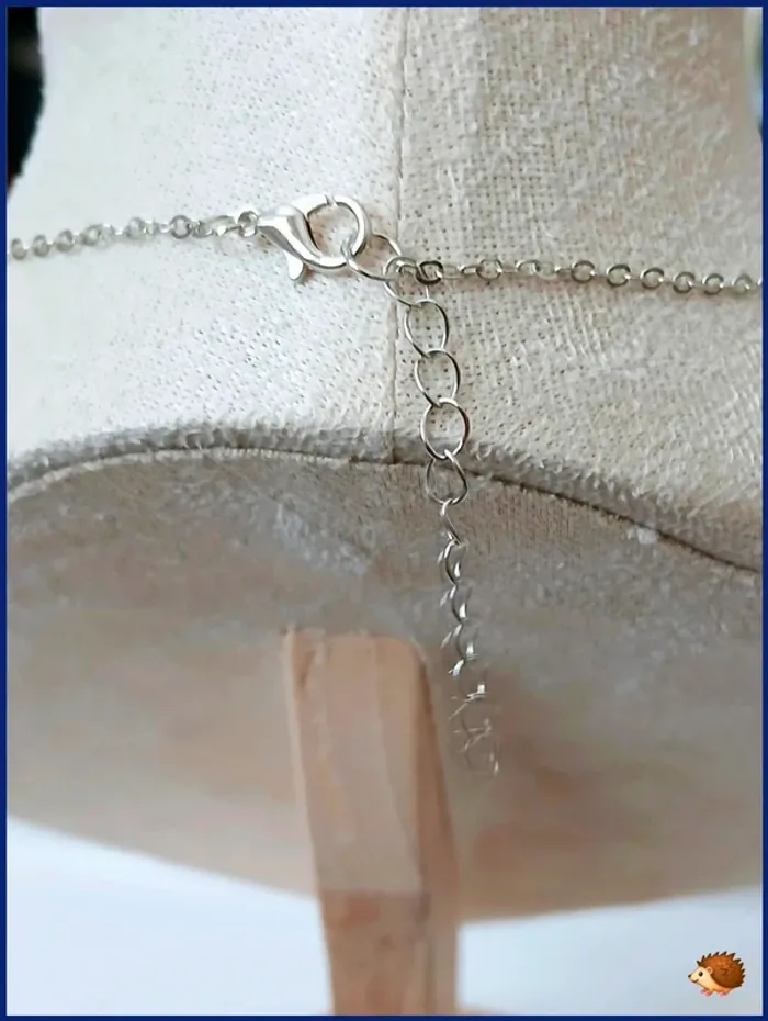 Collier chapelet argenté avec perles cœur et croix – style Trendy Chic - photo numéro 7