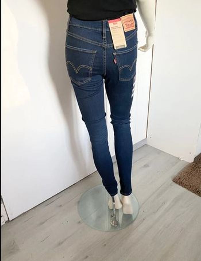 Jean Levi’s Mile High Super Skinny – Taille 27/32 – Bleu moyen – Neuf avec étiquette - photo numéro 10