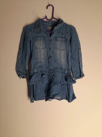 Robe en jeans. Taille 8 ans