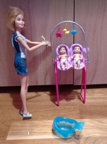 Barbie baby-sitter