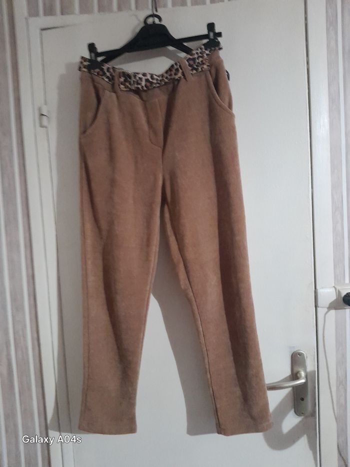 Très jolie pantalon magique en velour Très fines cote - photo numéro 3