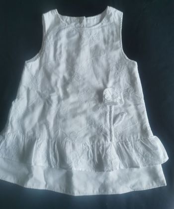Jolie robe brodée