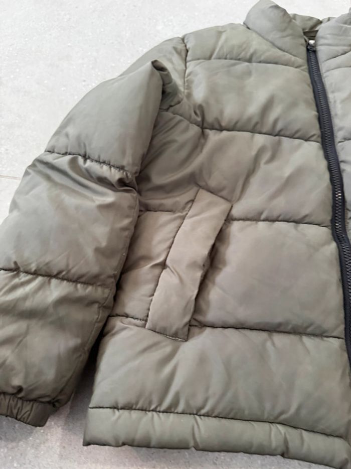 Doudoune verte H&M, bon état, taille 140cm 9/10ans, - photo numéro 3