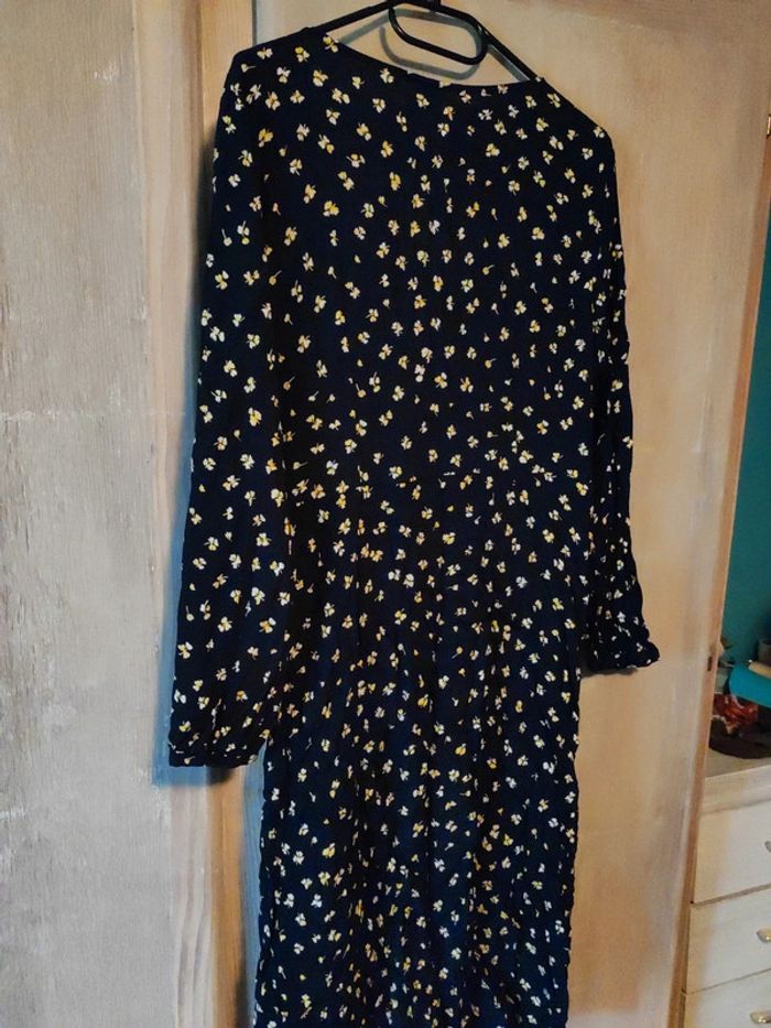 Belle robe fleurie marine et jaune - photo numéro 4