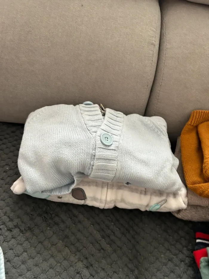 Gros lot de haut taille 6 mois - photo numéro 2