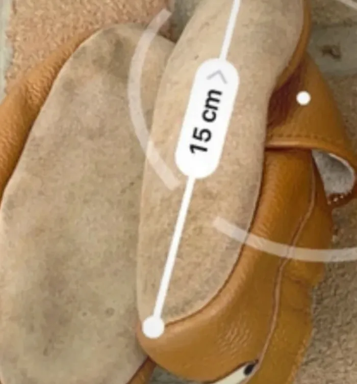 Chaussons bébé 12-18 mois en simili cuir, en bon état. - photo numéro 11