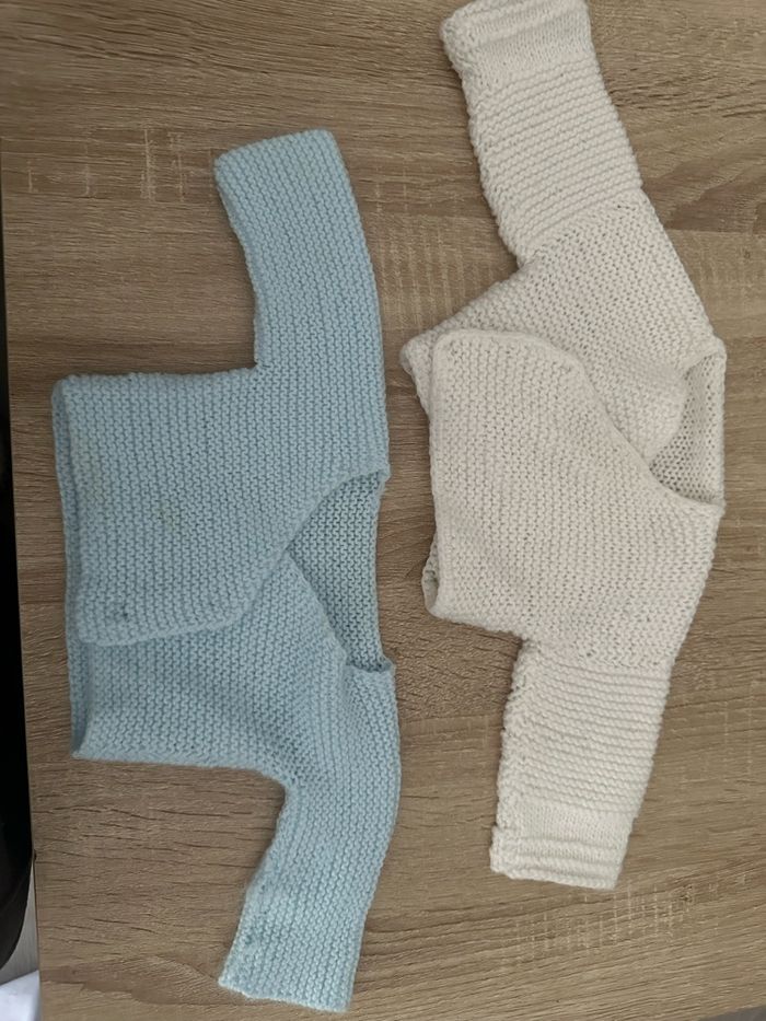 Lot vêtements naissance et un mois 109 pièces - photo numéro 5