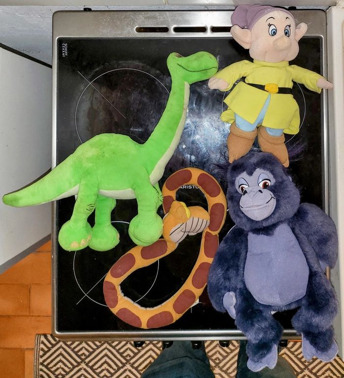 Lot de peluche Walt Disney et Walt Disney Pixar - photo numéro 2