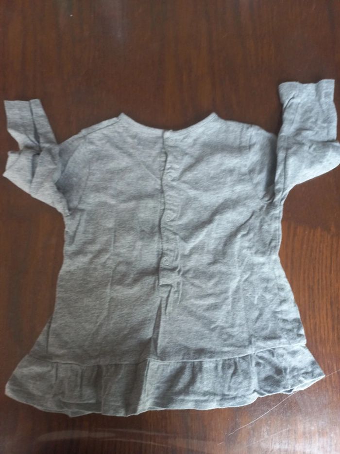 T-shirt long gris "chat" kiabi 12mois - photo numéro 2