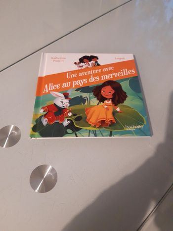 Une aventure avec Alice au pays des merveilles