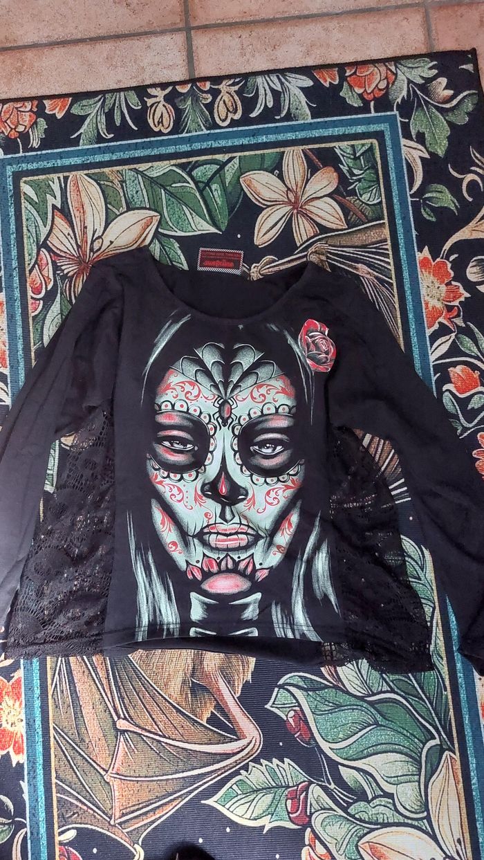 Tee-shirt gothique - photo numéro 8