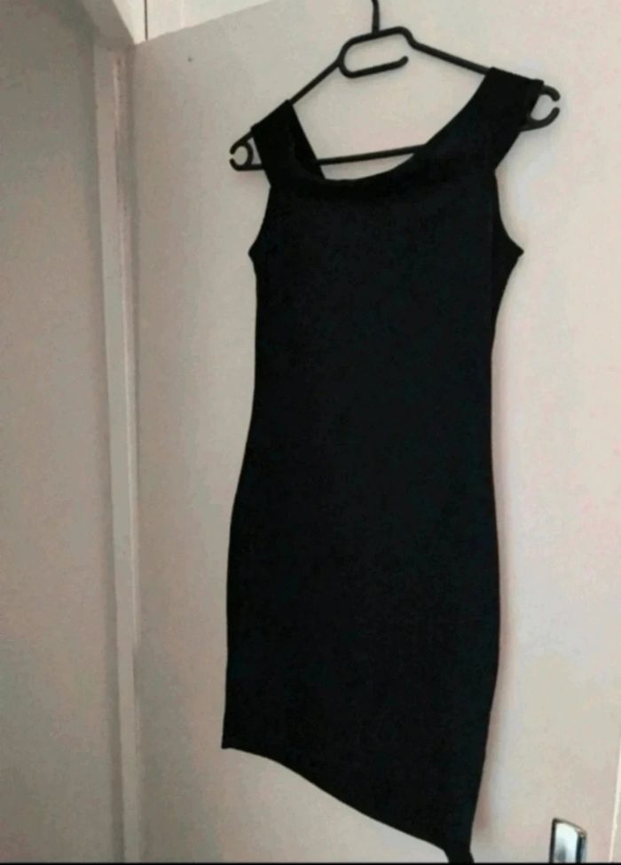 Robe à détail doré taille M/L - photo numéro 2