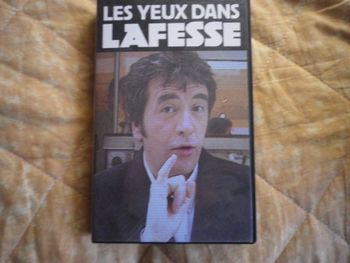 LES YEUX DANS LAFESSE