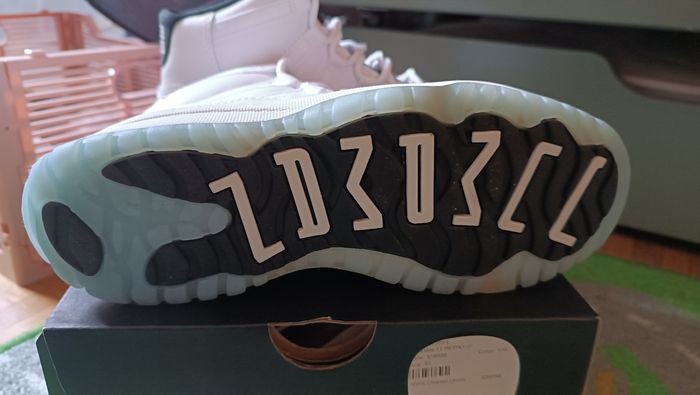 JORDAN rétro 11 blanc - photo numéro 6