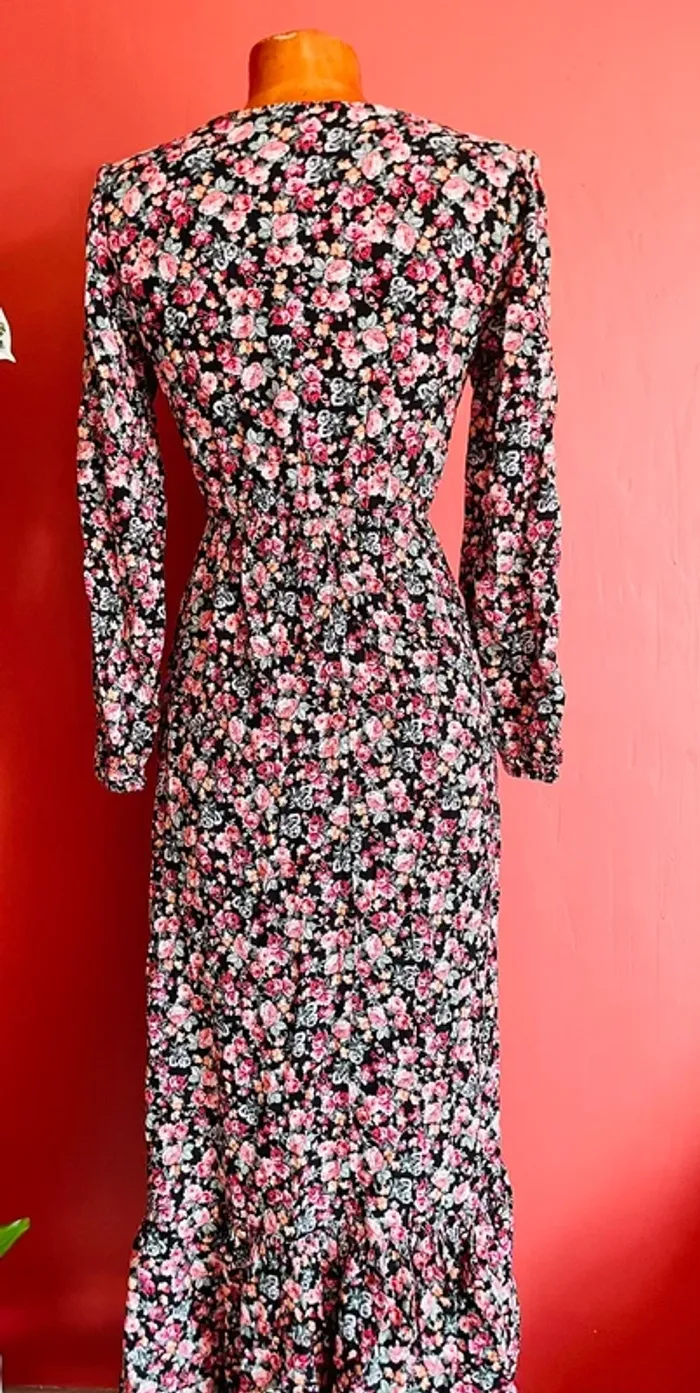 Robe longue fleurie à volants - photo numéro 2