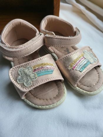 Sandales scratchs rose poudré arc en ciel 22