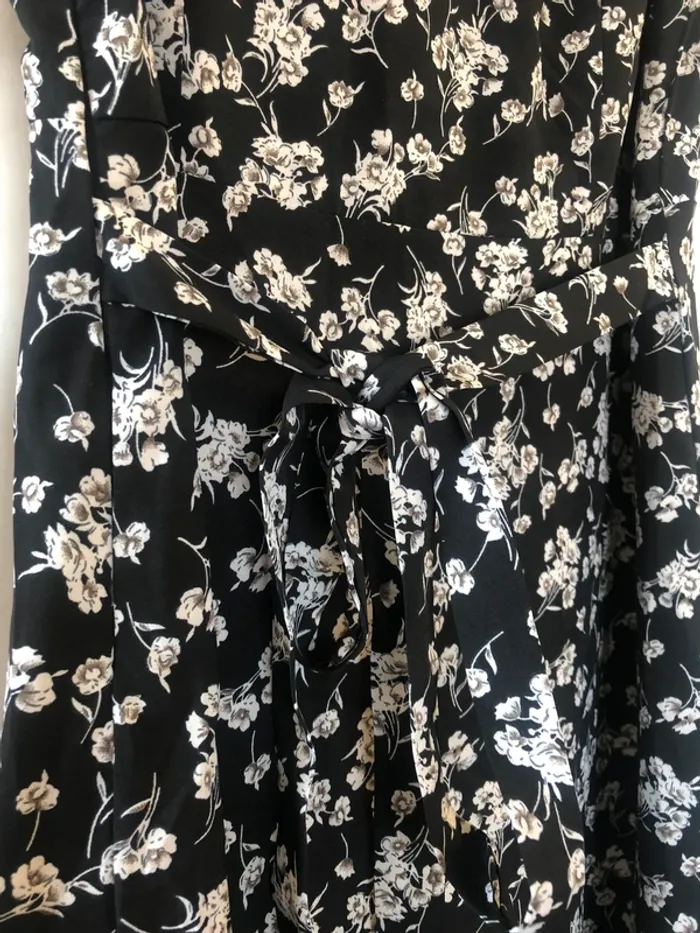 Robe longue noire - photo numéro 3