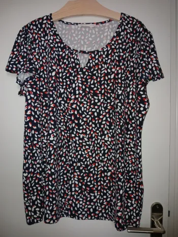 Tee-shirt Armand Thiery,  taille 5