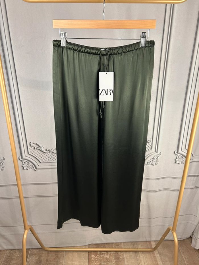 Jupe Mi longue Verte Zara S neuve