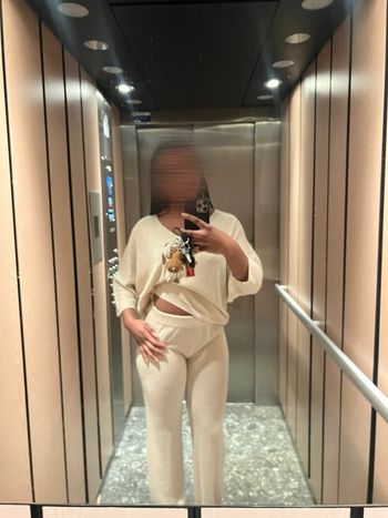 Ensemble beige avec des paillettes dorés