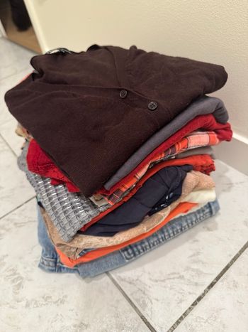 Lot de 16 vêtements Femme Taille S