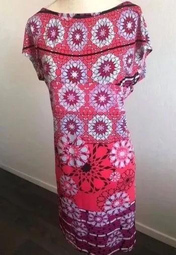 robe H&M 36 rose geometrique fluide et legere plage