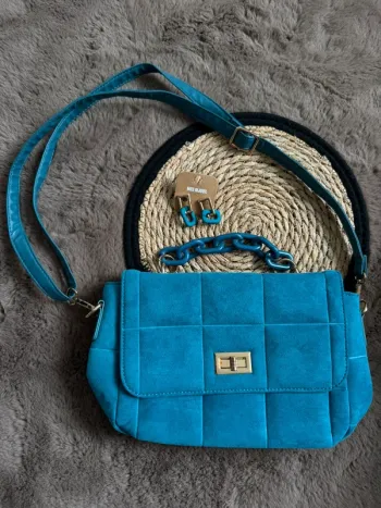 Sac à bandoulière + paire de boucles d’oreilles 🌸