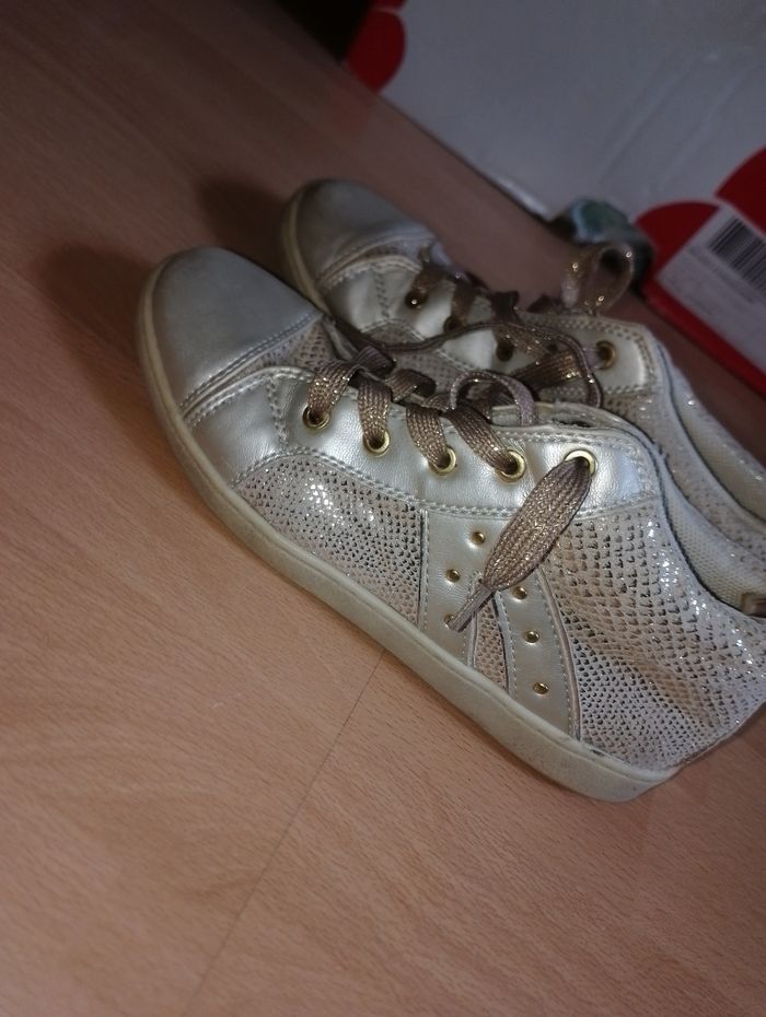 Chaussure couleur or brillante P.36 - photo numéro 4