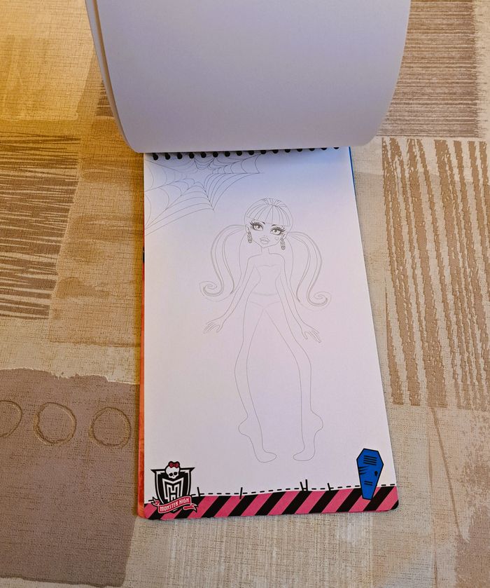 Monster High - Bloc croquis de mode avec pochoirs - photo numéro 5
