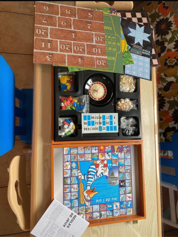 Mallette 250 regles de jeux de société - photo numéro 2