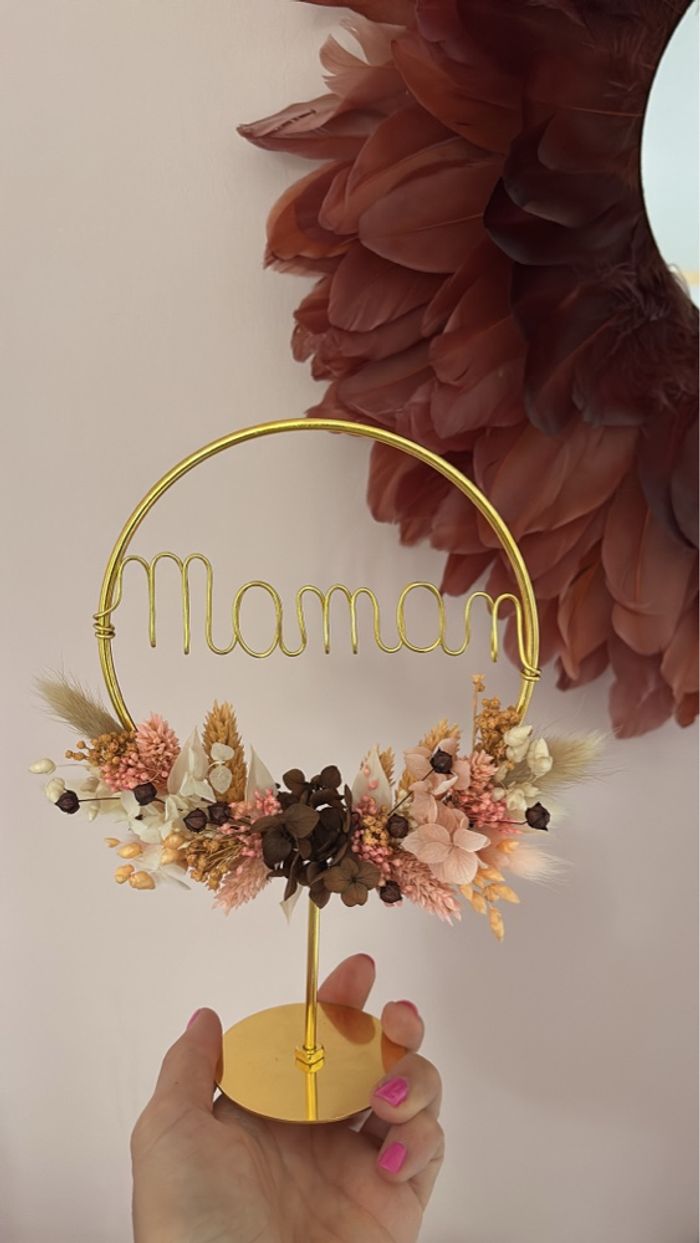 Couronne décorative sur pied "Maman" fête des mères - photo numéro 3