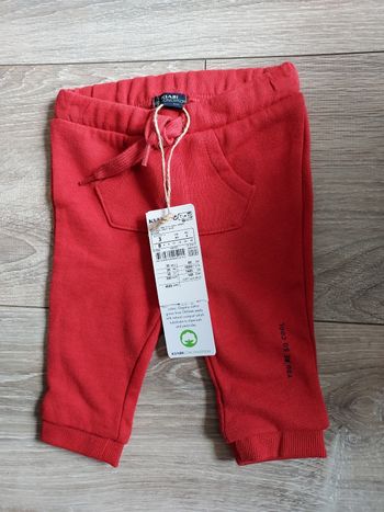 Pantalon rouge kiabi 3 mois neuf