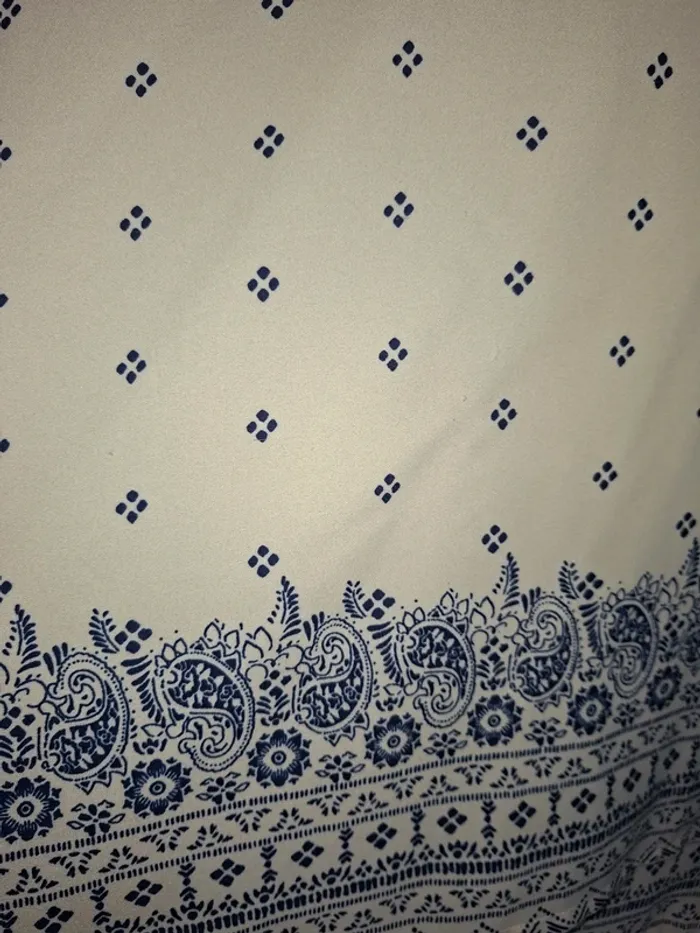 Tunique légère blanche motifs bleus - photo numéro 2