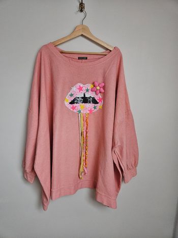 Sweat oversize bouche sequins T.54
