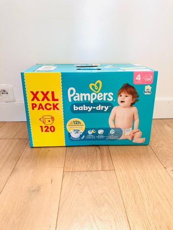 Pack XXL de couches Pampers Baby-Dry - Taille 4