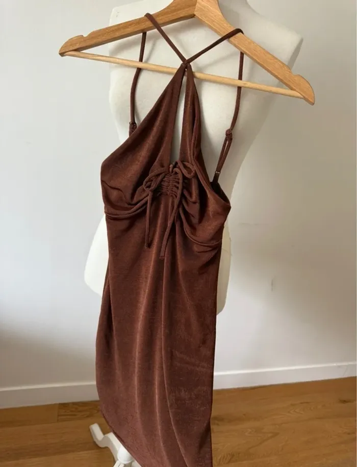 Jolie robe d’été tendance bershka S/36 - photo numéro 2