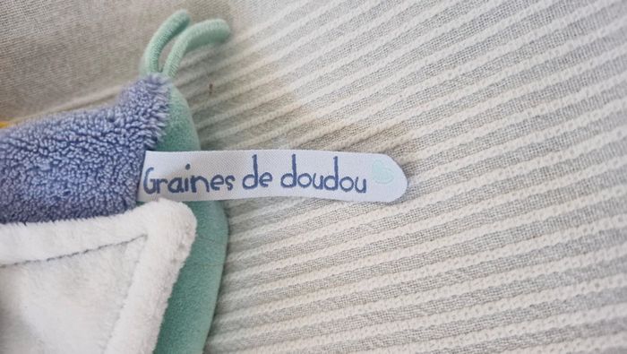 Doudou plat graines de doudou Pingouin Doudou et cie - photo numéro 4
