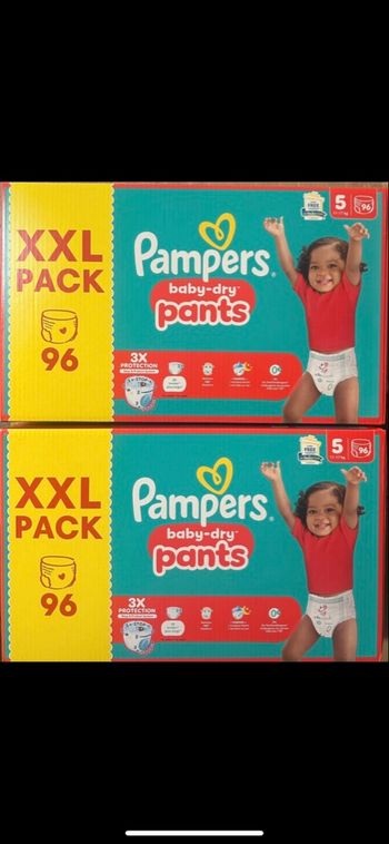 2 cartons de couches Pampers taille 5