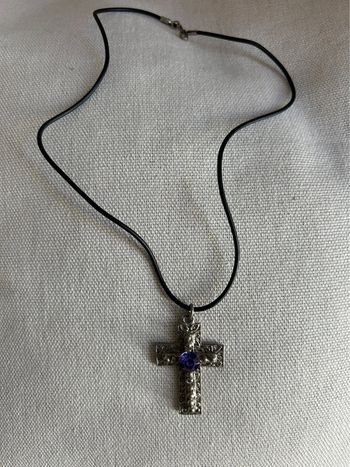 Collier croix gothique