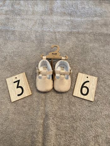 Chaussures tape à l’œil bébé fille 3-6 mois