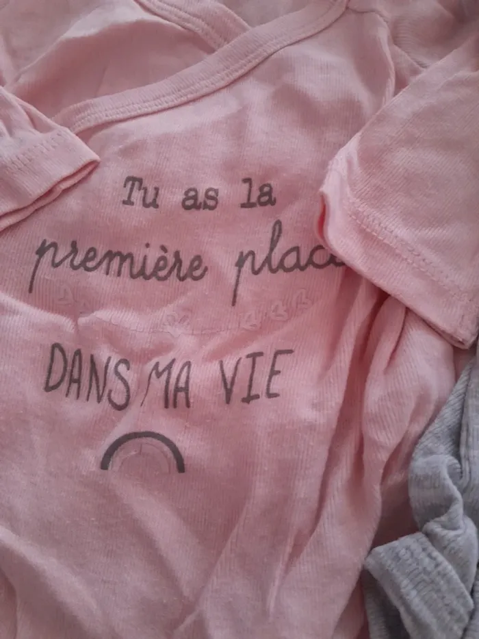 2 body fille 6 mois - photo numéro 2
