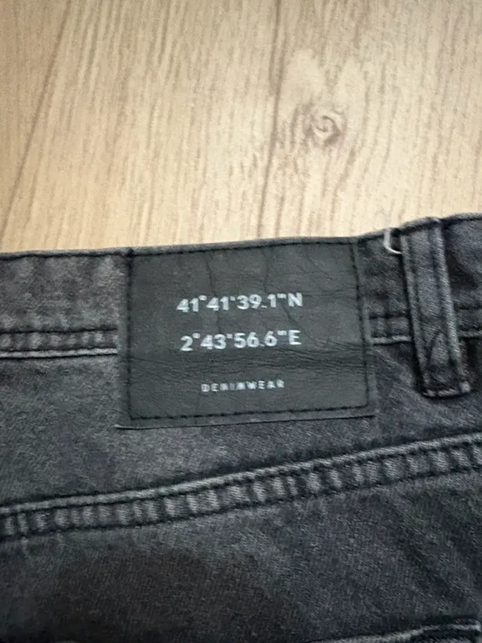 Short en jean noir - photo numéro 3