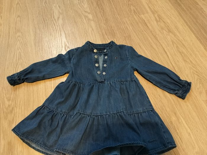 Robe jeans Tommy hilfinger 3 ans